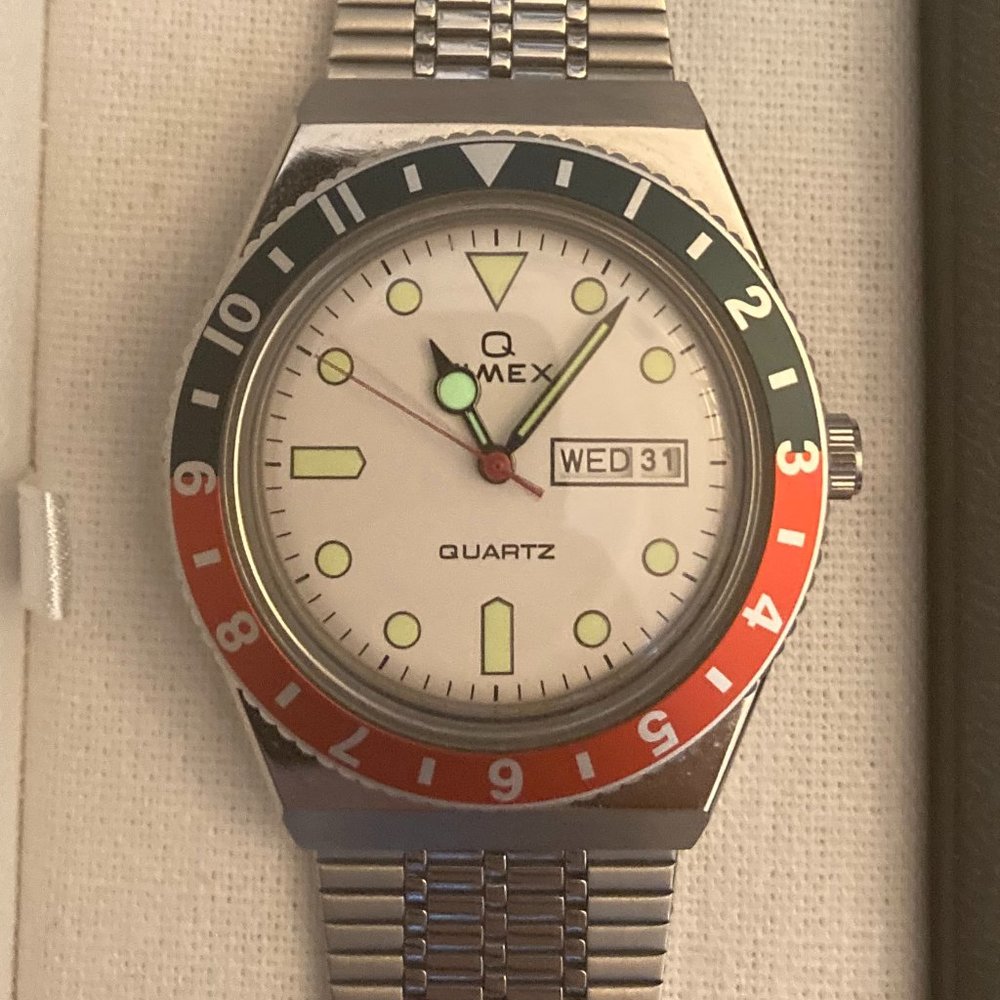 Timex Q 1979 Reissue White Dial Pepsi Bezel
